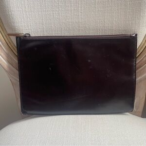 GUCCI Brown leather flat zipped pouch